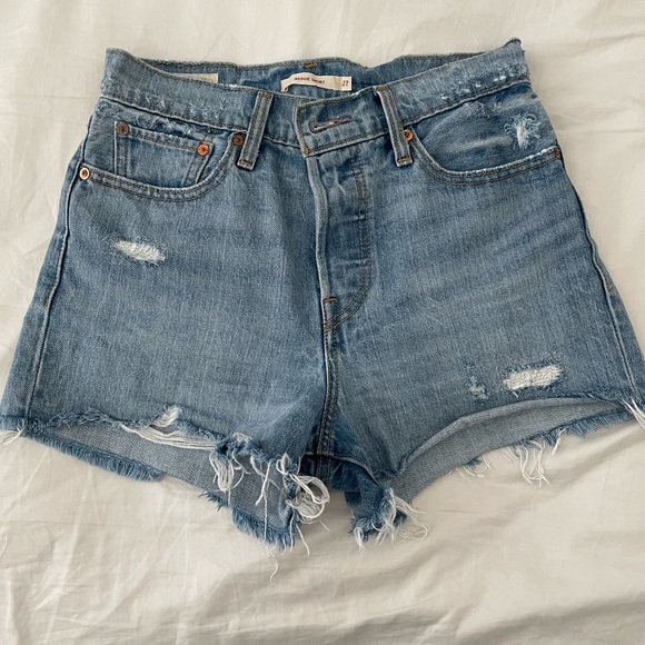 Levis Wedgie Short 27 - Picture 2 of 4
